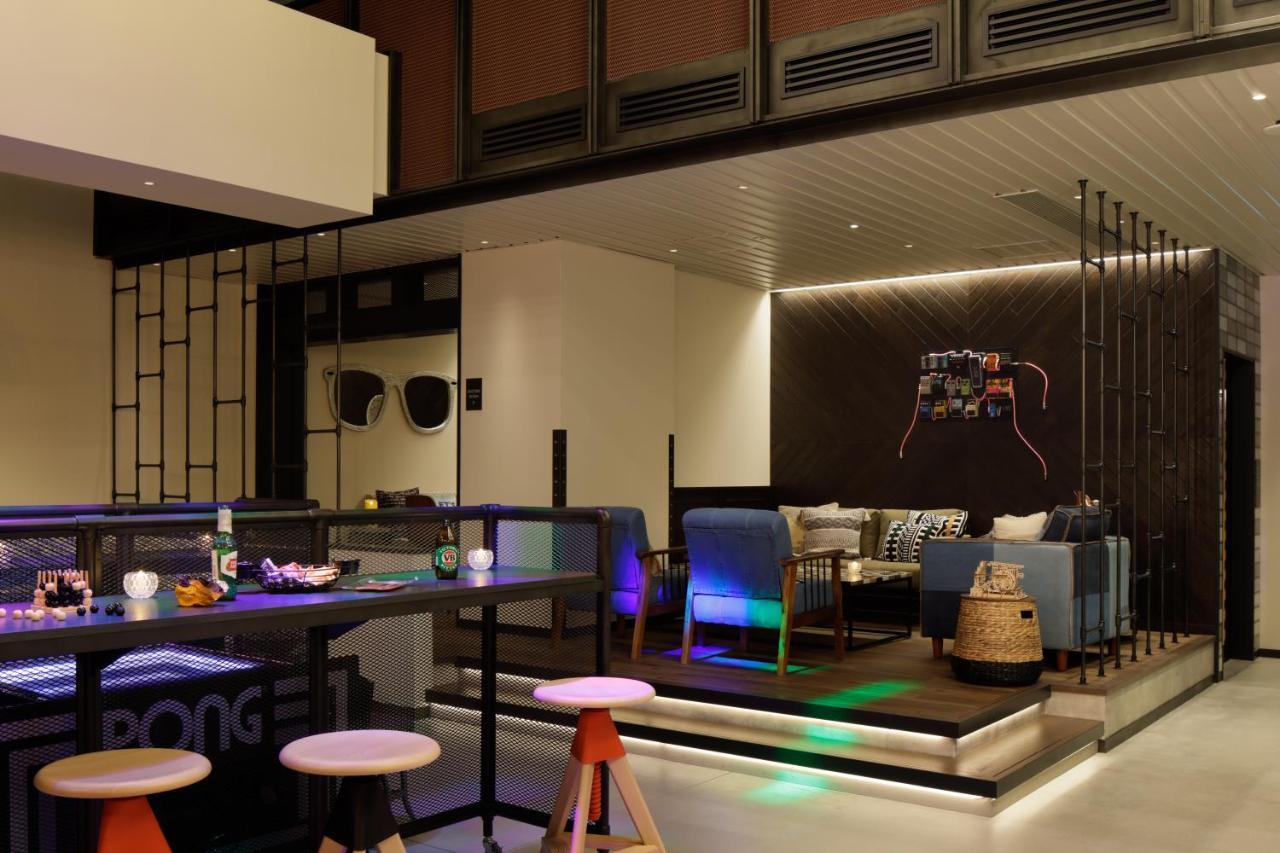 Отель Moxy Osaka Shin Umeda Экстерьер фото