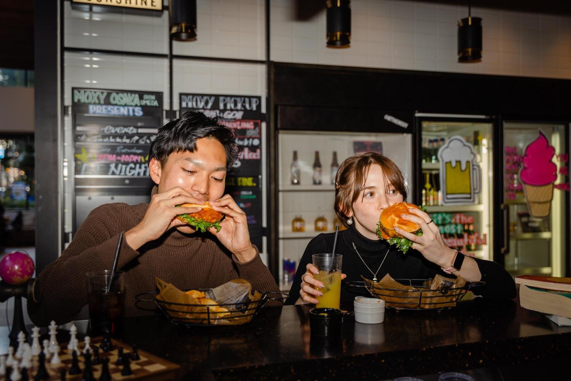 Отель Moxy Osaka Shin Umeda Экстерьер фото