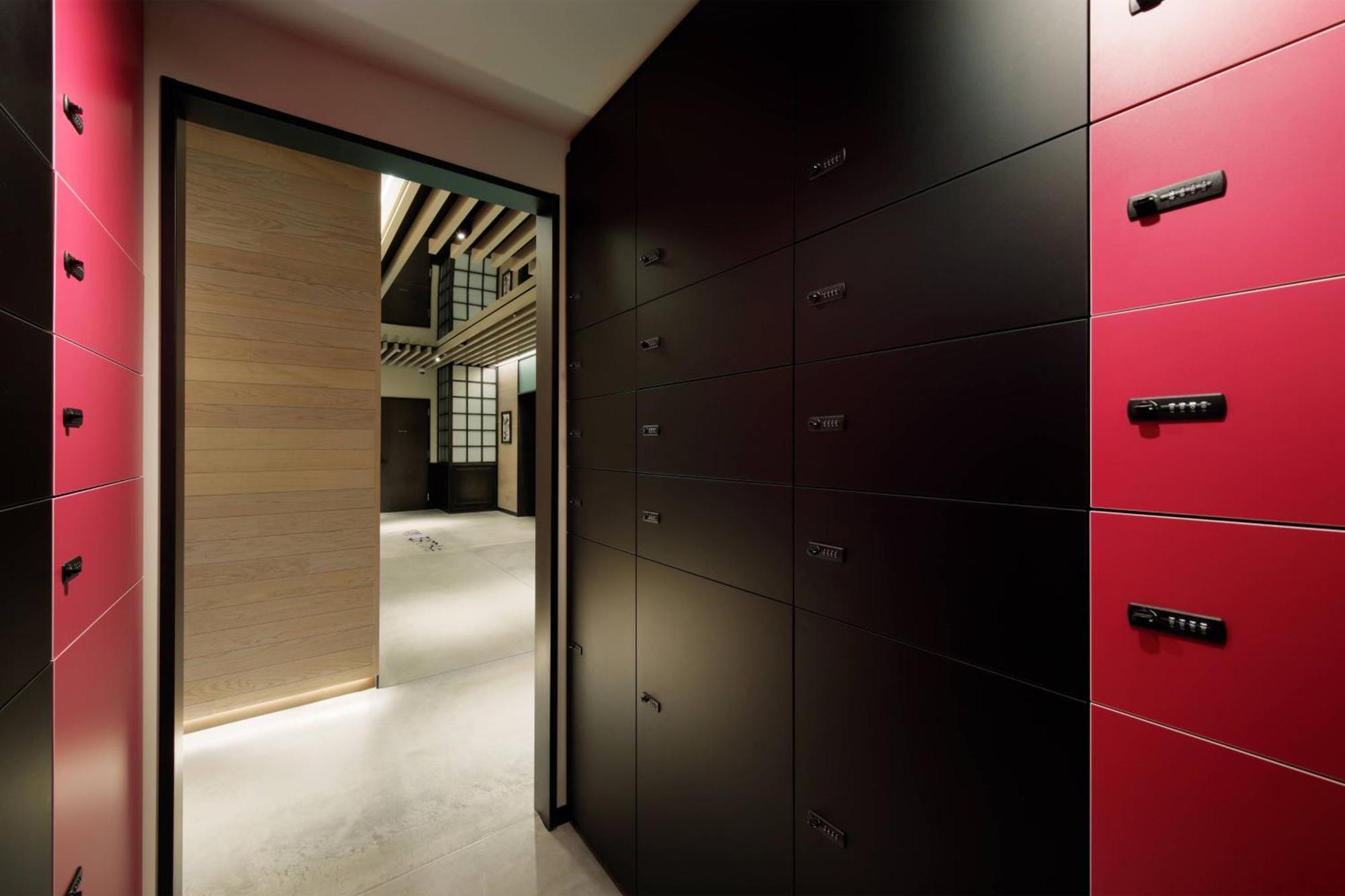 Отель Moxy Osaka Shin Umeda Экстерьер фото